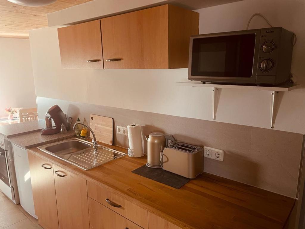 Appartement Ferienwohnung Zu den Weinbergen Schmachtenberg 10, 97475 Zeil