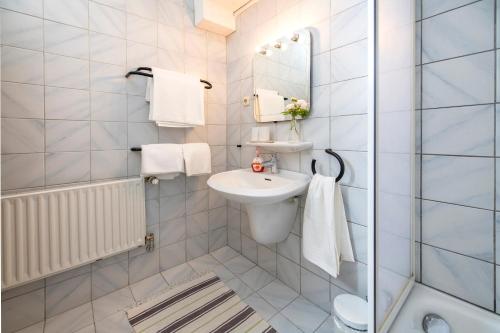 Auberge Ferienwohnungen Am Sonnenhang Am Sonnenhang 6 Theisseil