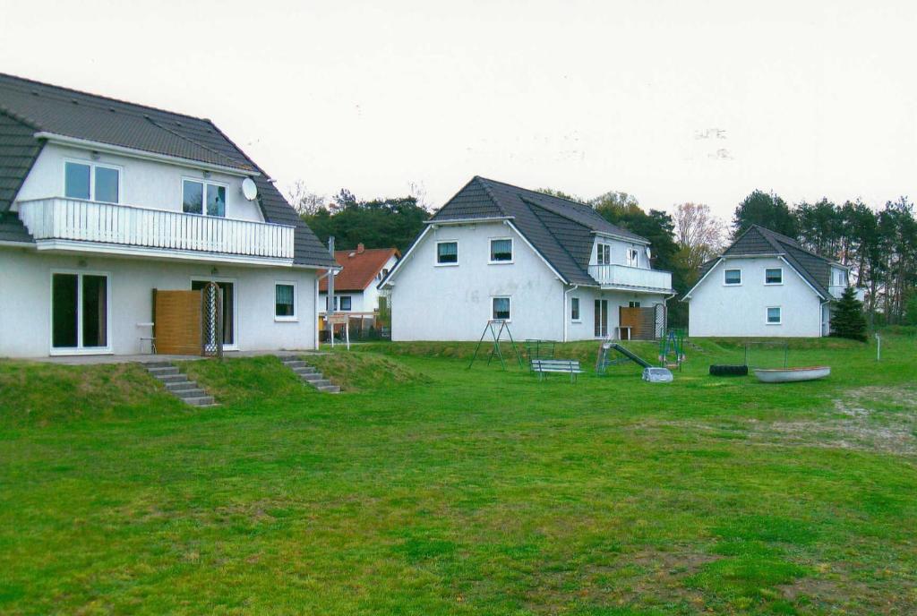 Appartements Ferienwohnungen Familie Piel An der Höllenkammer 1-3, 17440 Lütow