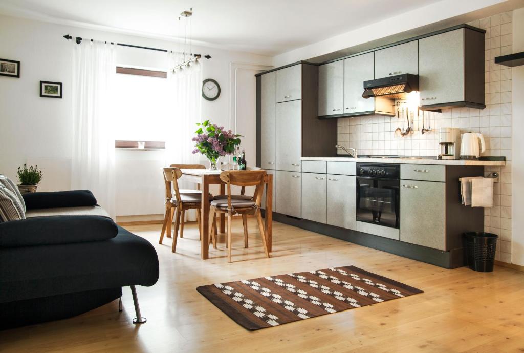 Appartements Ferienwohnungen Grimm Gersdorfer Straße 7, 91790 Nennslingen