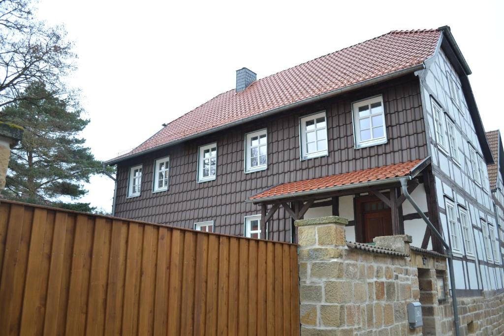 Appartements Ferienwohnungen im alten Pfarrhaus 27 Max-Kürschner-Straße, 99817 Eisenach