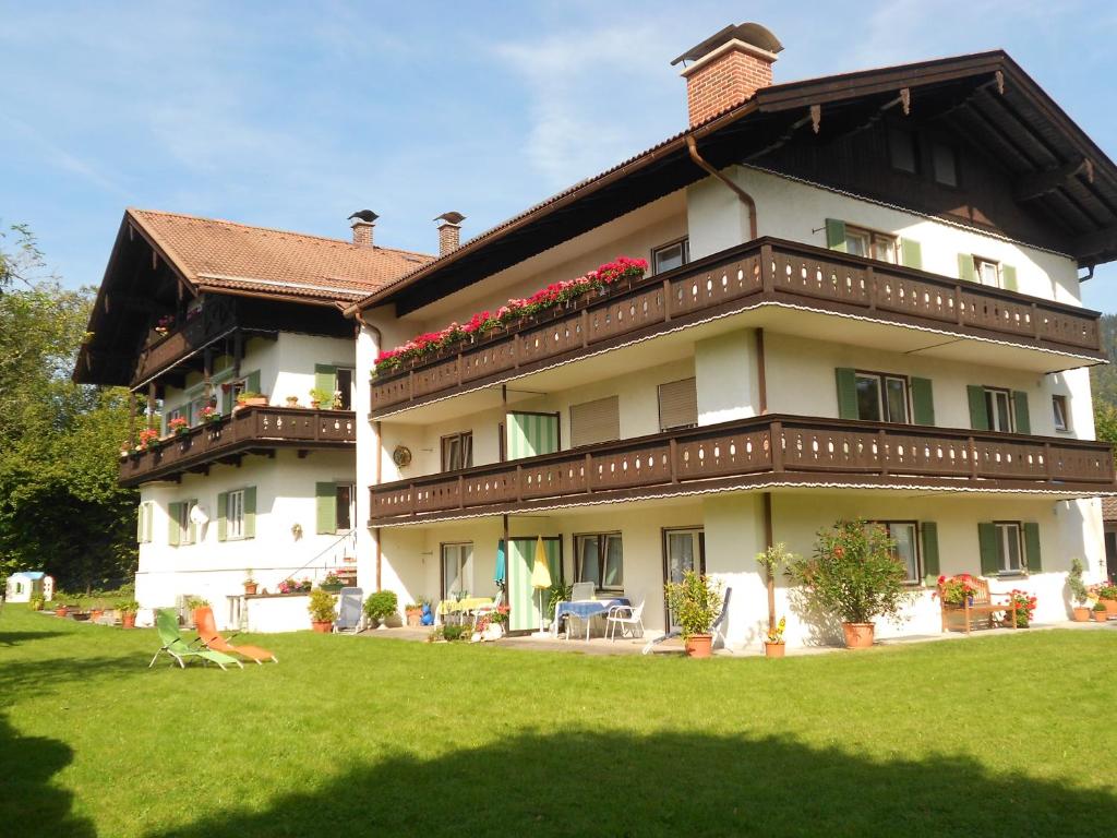 Appartements Ferienwohnungen Maria Berta-Morena-Weg 10, 83700 Rottach-Egern