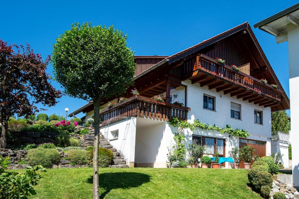 Appartements Ferienwohnungen mit Alpensicht 14 Paradiesweg, 88131 Lindau