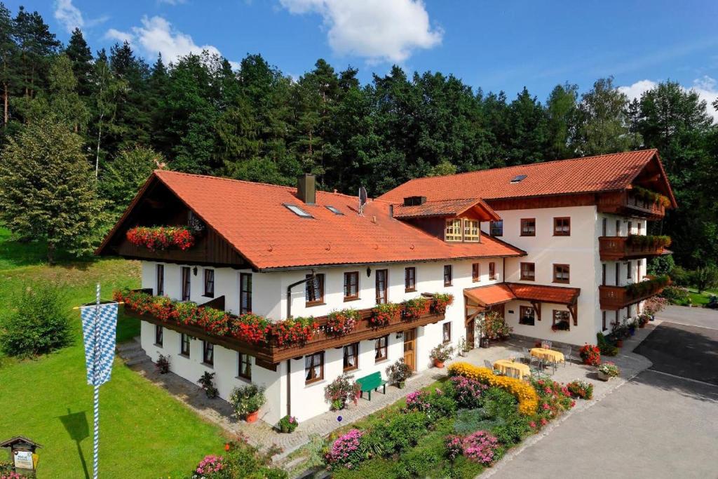 Appartements Ferienwohnungen Weghofer F**** (Viechtach) Rannersdorf 3, 94234 Viechtach