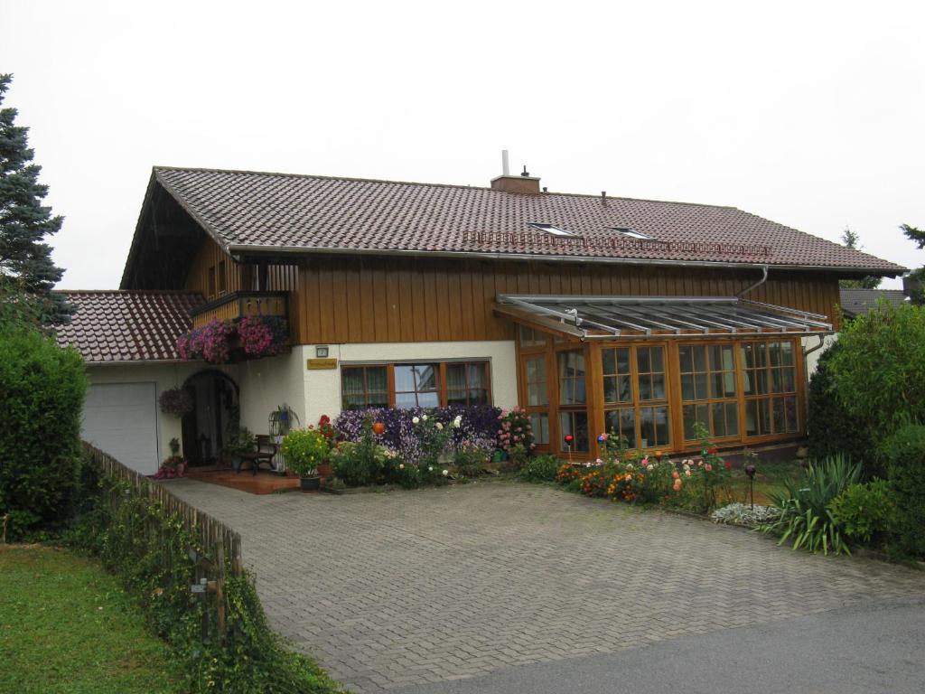 Maisons de vacances Ferienwohnungen Weigl Fuchsenäckerstr. 7, 84364 Bad Birnbach