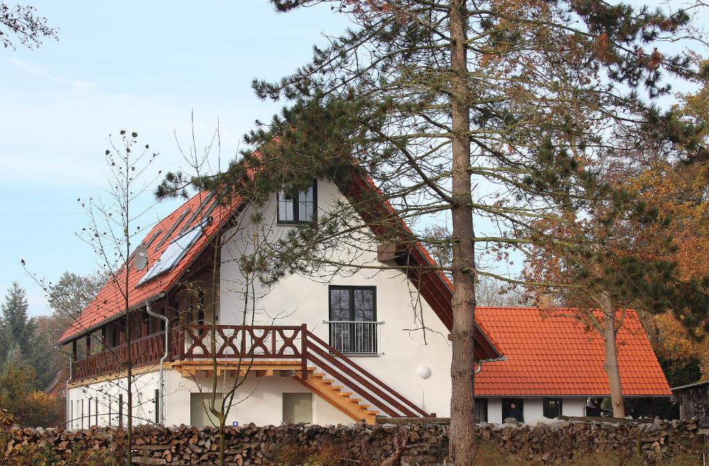 Appartements Ferienwohnungen Zum Baumhaus Waldschlößchenstraße 34 A, 03096 Burg