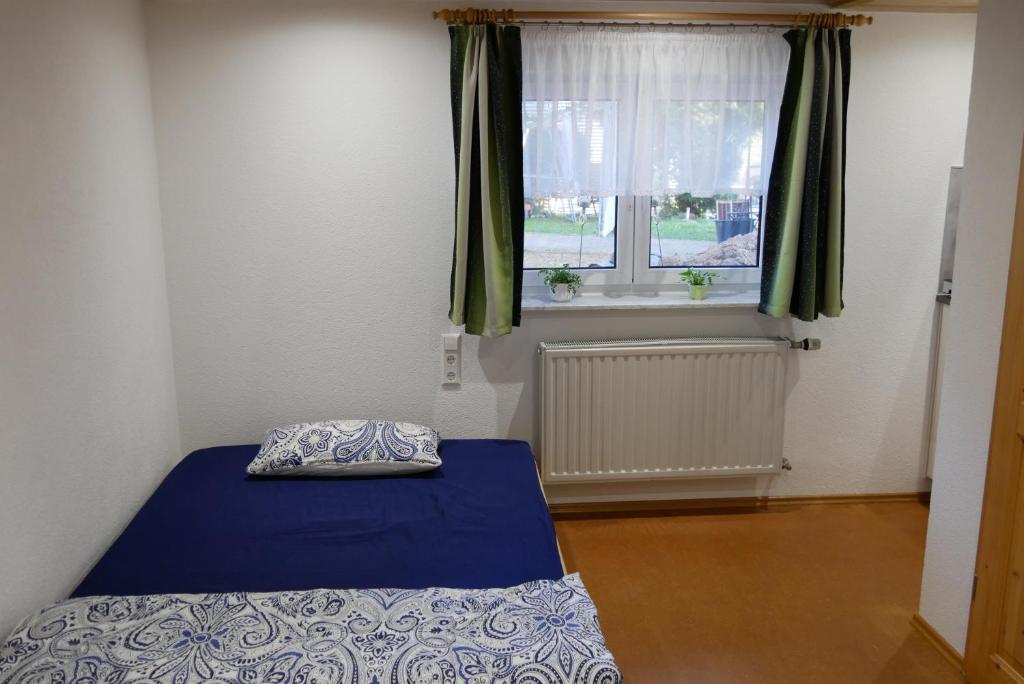 Appartement FerienZimmer 10 Lerchenweg, 97996 Niederstetten
