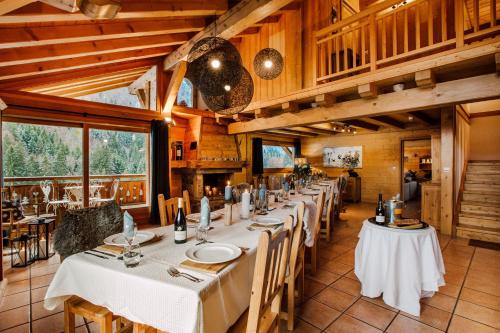 Chalet Ferme A Jules - Stunning Farmhouse sleeps up to 26 72 Chemin de la Cherry Montriond