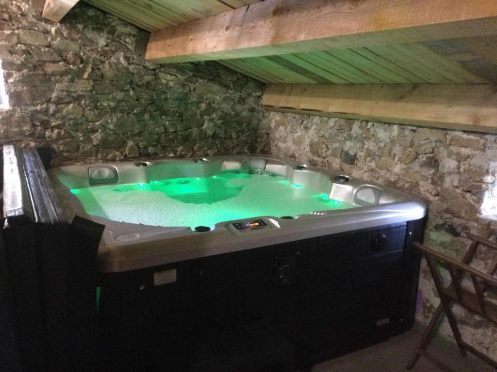 Maison de vacances ferme avec jacuzzi et sauna Beauregard, 07660 Lanarce