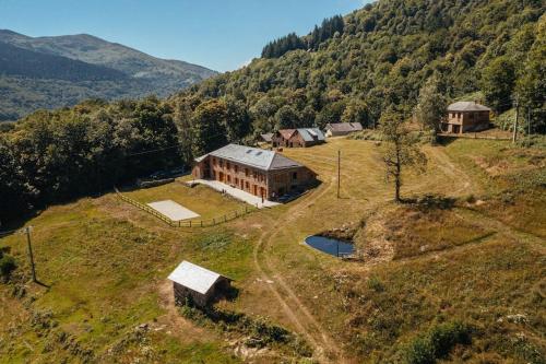 Ferme d'alpage grand confort sur 3ha dans un cadre naturel Saurat france