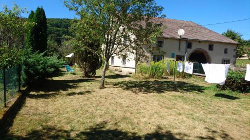 Maison de vacances Ferme De La Grange Du Bas 155,LES MAIRES D'AVAUX Saint-Bresson