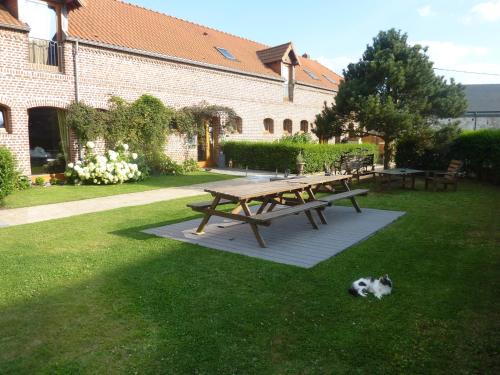 B&B / Chambre d'hôtes Ferme de Montecouvez Hameau de Montecouvez Crèvecoeur-sur-lʼEscaut