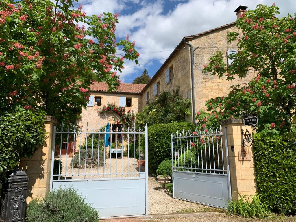 Maison d'hôtes Ferme de Tayac - Charme avec Pool 14 Rue de Tayac, 24620 Les Eyzies-de-Tayac-Sireuil