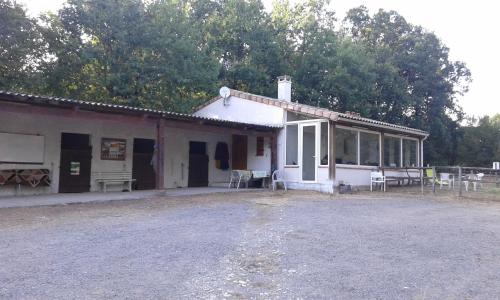 Maison de vacances ferme équestre des abrons route de Cancon 47440 Pailloles Pailloles