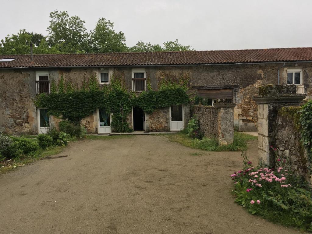 Maison de vacances Ferme Gite Equestre En Charente JALLAIS, 16500 Confolens