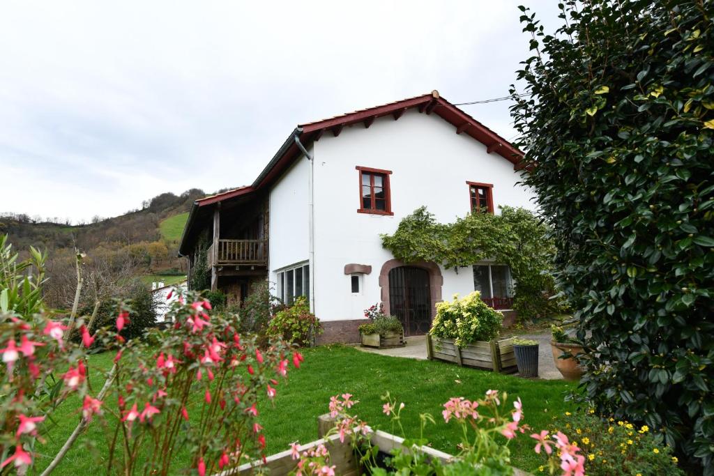 Maison d'hôtes Ferme Ithurburia Route Napoléon, 64220 Saint-Michel