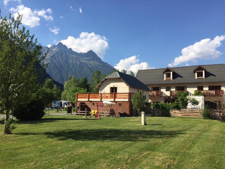 Maisons de vacances Ferme Noemie (Bourg d'Oisans) Les Sables Chemin Pierre Polycarpe, 38520 Le Bourg-dʼOisans