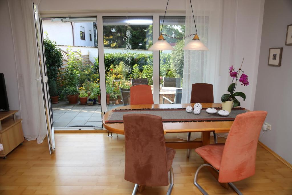 Appartement FeWo \ 21 Föhrenweg, 91301 Forchheim