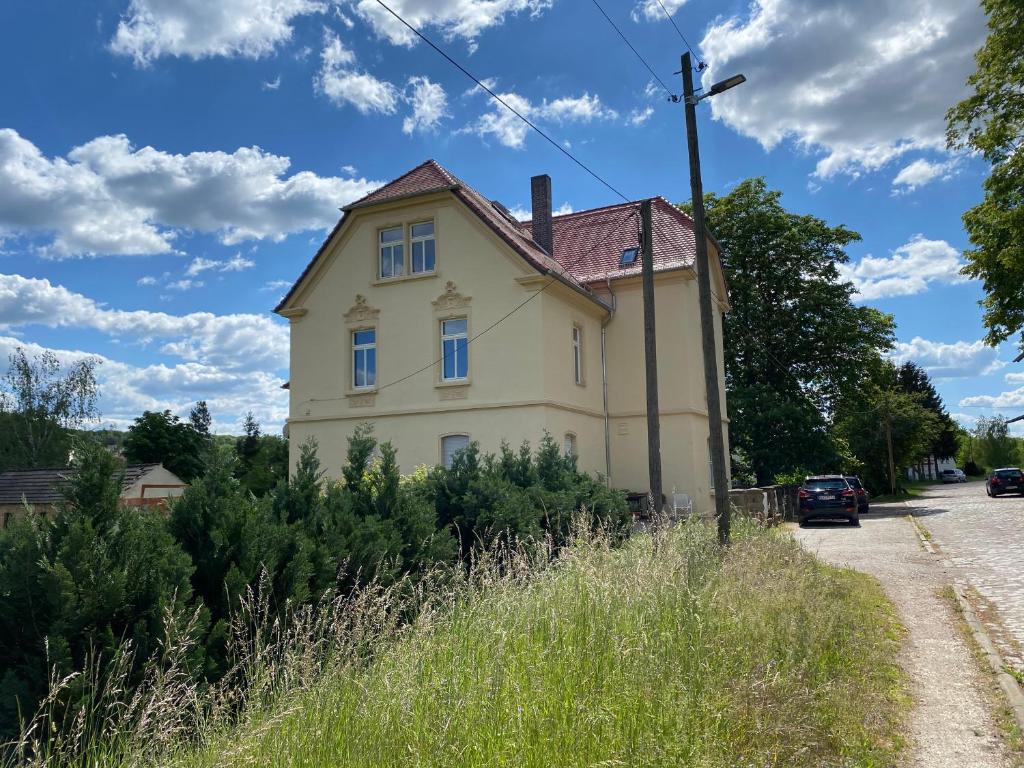 Appartements FeWo Droyßig - idyllische Schlichtheit Bahnhofsweg 7, 06722 Droyßig