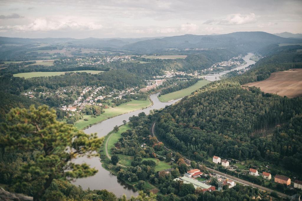 Appartement FeWo in ruhiger Lage am Wanderweg zum Lilienstein 6 Forstweg, 01814 Porschdorf