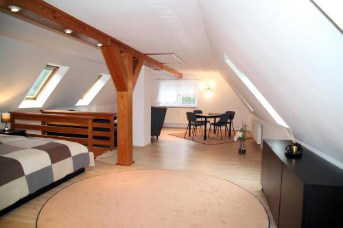 Appartement FeWo KLAUS - nahe Sachsenring - auch Monteure willkommen 121 Hofer Straße Dachgeschoss Oberlungwitz