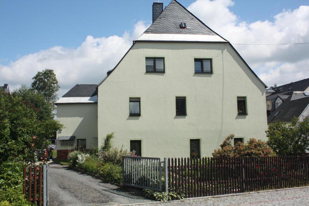Appartement FEWO Loos Markt 12, 09427 Ehrenfriedersdorf