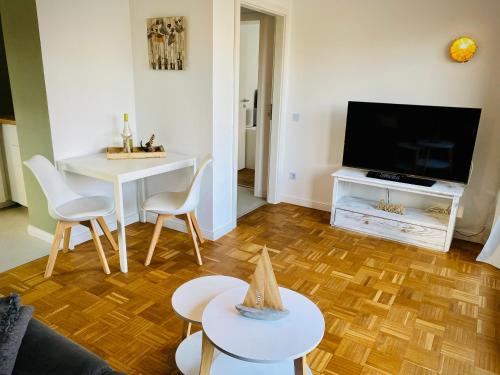 Appartement FeWo SANDKORN - Familien- Hunde - strandnah - große Loggia - Sauna & Wellness Professor-Haas-Str. 21a Sierksdorf