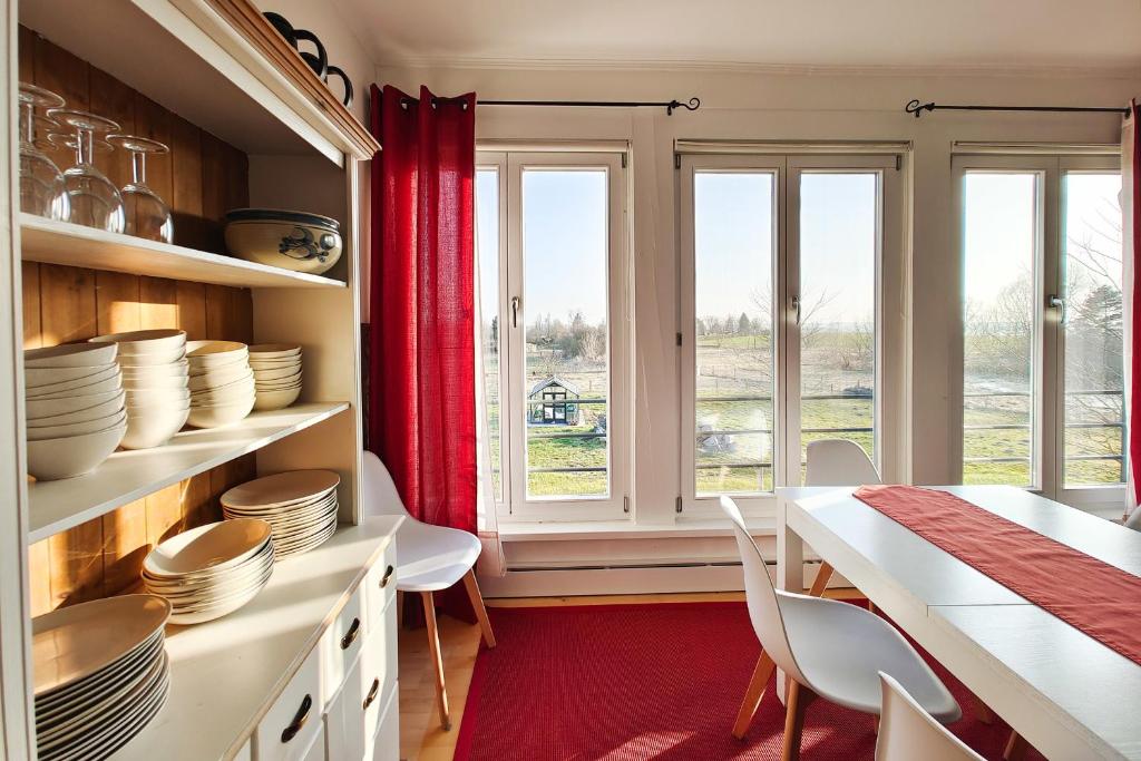 Appartement FeWo Uckermärkische Seen, 4 Zimmer mit Bad ensuite und Panoramablick Berghausen 7, 17291 Seehausen