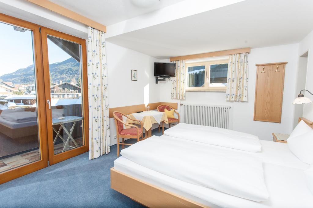 B&B / Chambre d'hôtes Fideliushaus Lorettostr. 26-28, 87561 Oberstdorf