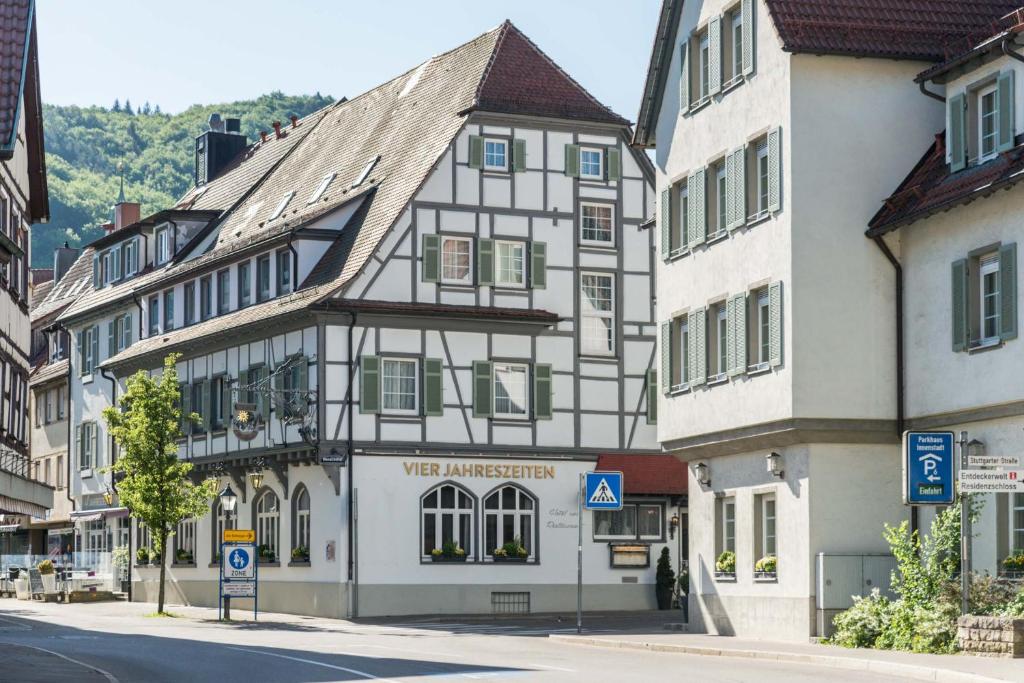 Hôtel Flair Hotel Vier Jahreszeiten Stuttgarterstr. 5, 72574 Bad Urach