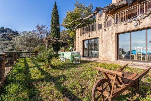 Flat in a villa with view on Hyères and the sea - Welkeys Hyères france