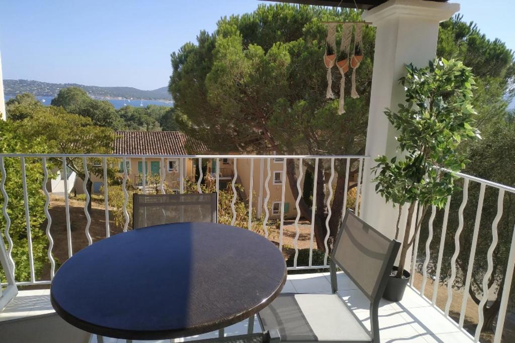 Appartement Flat with SEA VIEW residence with SWIMMING POOL 522 chemin des Mures, 83310 Grimaud