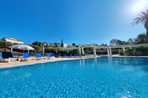 Flat with SEA VIEW residence with SWIMMING POOL Grimaud france