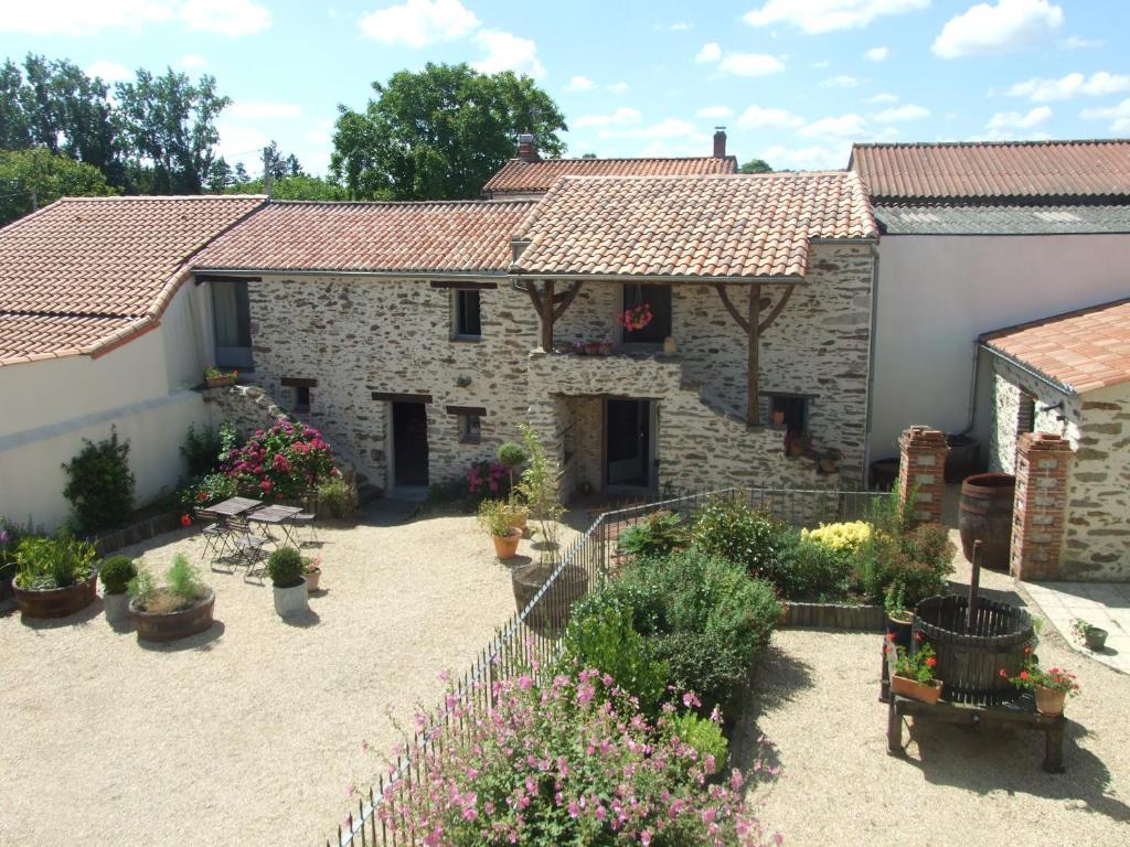 B&B / Chambre d'hôtes Fleur de Vigne 23 la Maisdonnère, 44690 Monnières