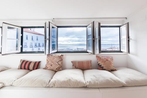 Appartement FLH Alfama Mezzanine with River View 25 Beco de Loureiro Lisbonne