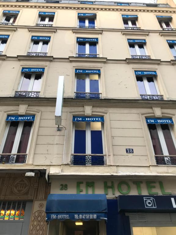 Hôtel FM Hotel 28 rue Myrha, 75018 Paris