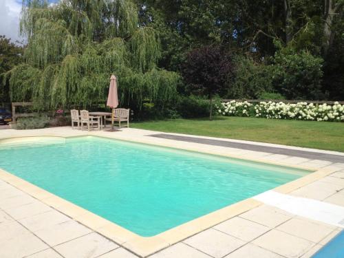 Maison de vacances Former customs house with large garden and private pool 4 km from Chinon  La Roche-Clermault