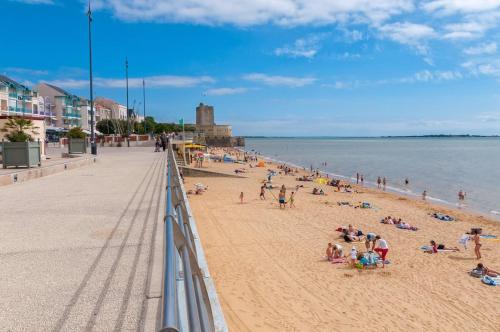 Fouras - T2 Hyper centre les pieds dans le sable ! Fouras france