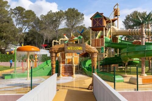 Camping Frantheor Fréjus 5 étoiles Holiday green, 1900 ROUTE DEPARTEMENTALE 4 FREJUS Fréjus