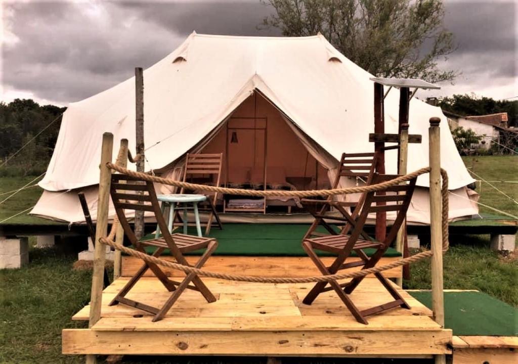 Tente de luxe French Fields Luxury Glamping Twin Emperor Tent Le Vieux Cerier 4 Les Courades, 16350 Le-Vieux-Cérier