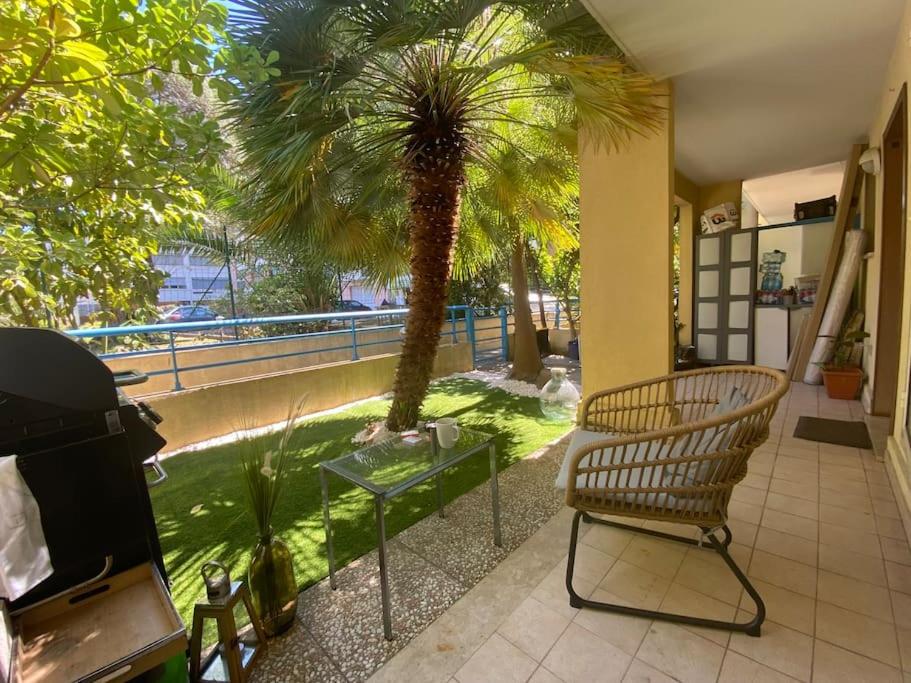 Appartement Front Sea apartment, 2 Rooms with 2 gardens 55 Promenade Robert Schuman, 06190 Roquebrune-Cap-Martin