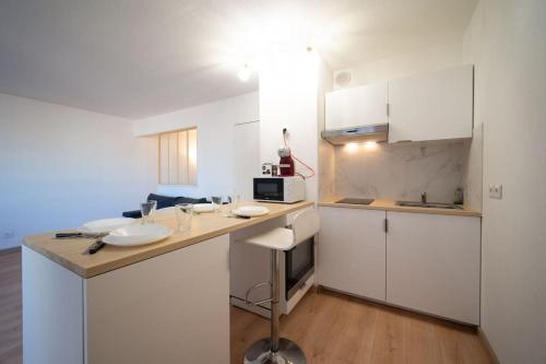 Fully equipped apartment 2 to 4 people St Charles Marseille france