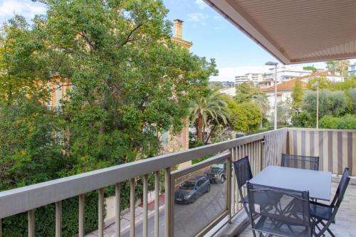 Appartement Furnished air-conditioned apartment with terrace near the city center 26 Avenue de Madrid Cannes