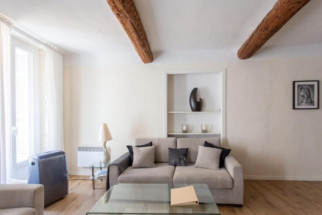 Appartement Furnished apartment 2 bedrooms in the old port district near the beaches 42 Rue Meynadier, 06400 Cannes