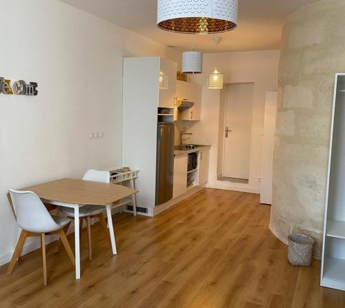 Furnished Studio in A Quiet Authentic Area Near All Amenities Bordeaux france