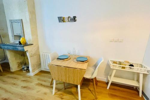 Appartement Furnished Studio in A Quiet Authentic Area Near All Amenities 31 Rue Marsan Bordeaux