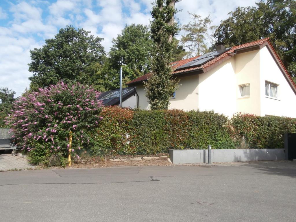 Appartement ganze Wohnung für 1-4 Gäste 9 Fichtenweg, 73760 Ostfildern
