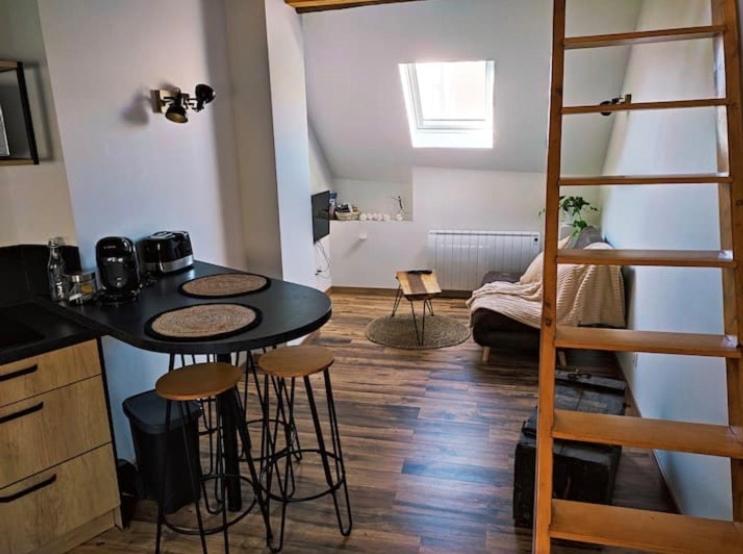 Appartement GAP hyper centre Studio atypique 2 personnes. 8 Place Georges de Manteyer, 05000 Gap