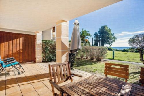 Garden level for 5 people with sea view Saint-Raphaël france