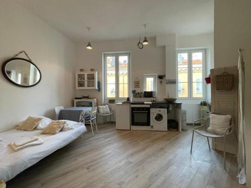 Appartement - Garibaldi - 2 pers, wifi, centrale floor 4 24 Rue Cassini Nice